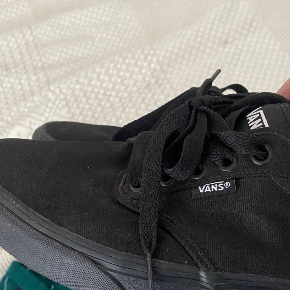 Vans Men's Atwood low top  like new All-Black Canvas Sneakers 8.5 - Picture 2 of 6